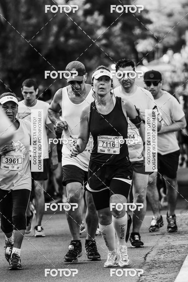 Buy your photos of the eventFotos de Corrida em Preto & Branco on Fotop