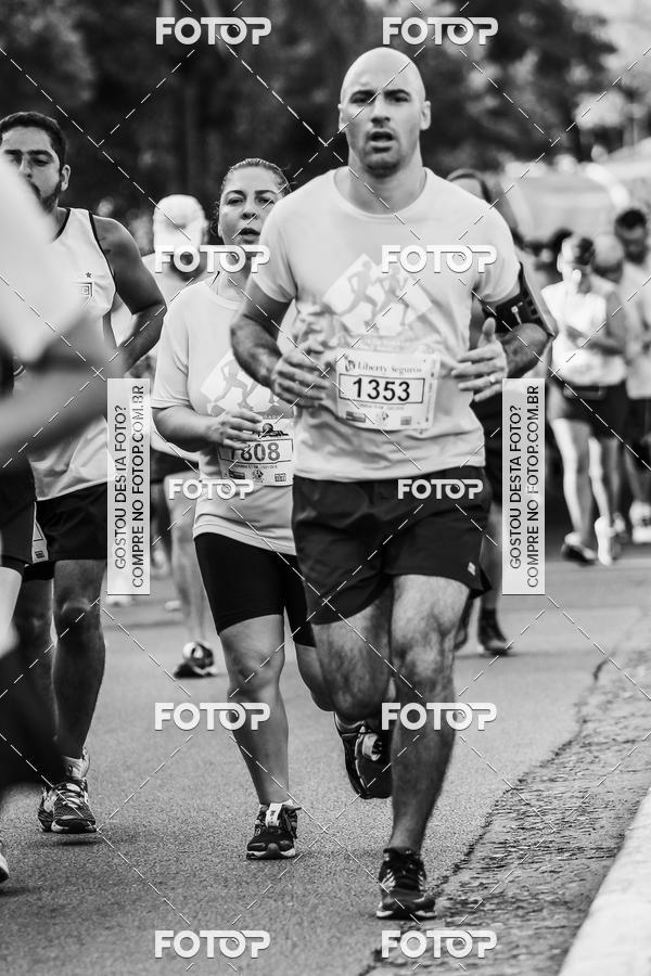 Buy your photos of the eventFotos de Corrida em Preto & Branco on Fotop