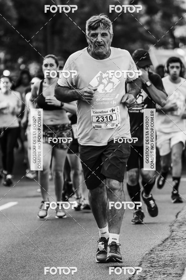 Buy your photos of the eventFotos de Corrida em Preto & Branco on Fotop