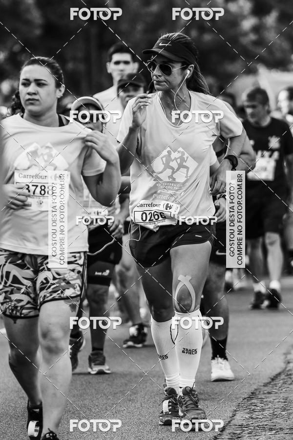 Buy your photos of the eventFotos de Corrida em Preto & Branco on Fotop