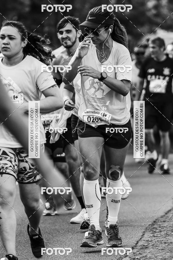 Buy your photos of the eventFotos de Corrida em Preto & Branco on Fotop