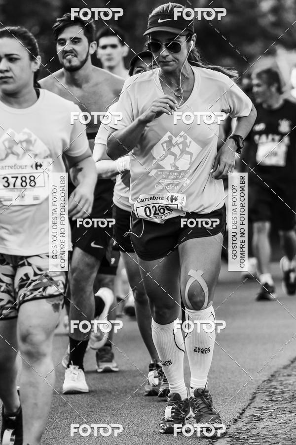 Buy your photos of the eventFotos de Corrida em Preto & Branco on Fotop