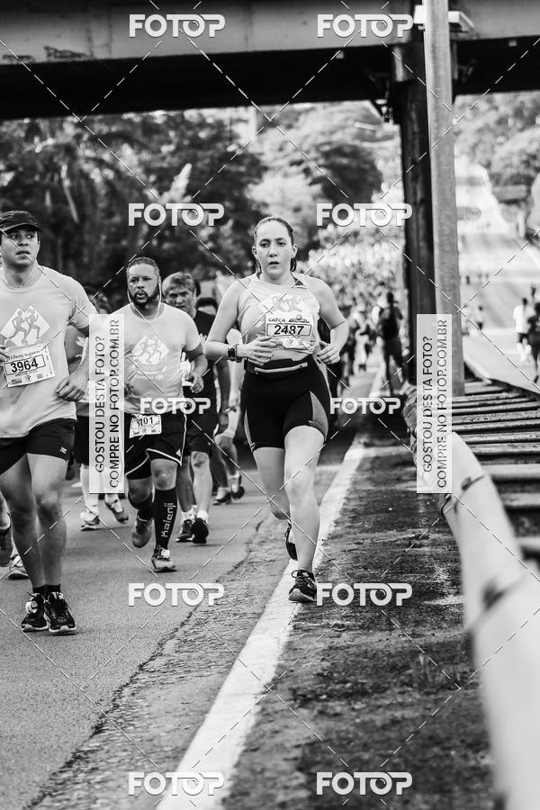 Buy your photos of the eventFotos de Corrida em Preto & Branco on Fotop