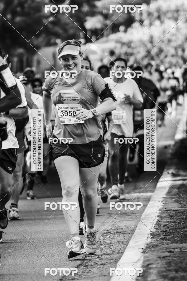 Buy your photos of the eventFotos de Corrida em Preto & Branco on Fotop