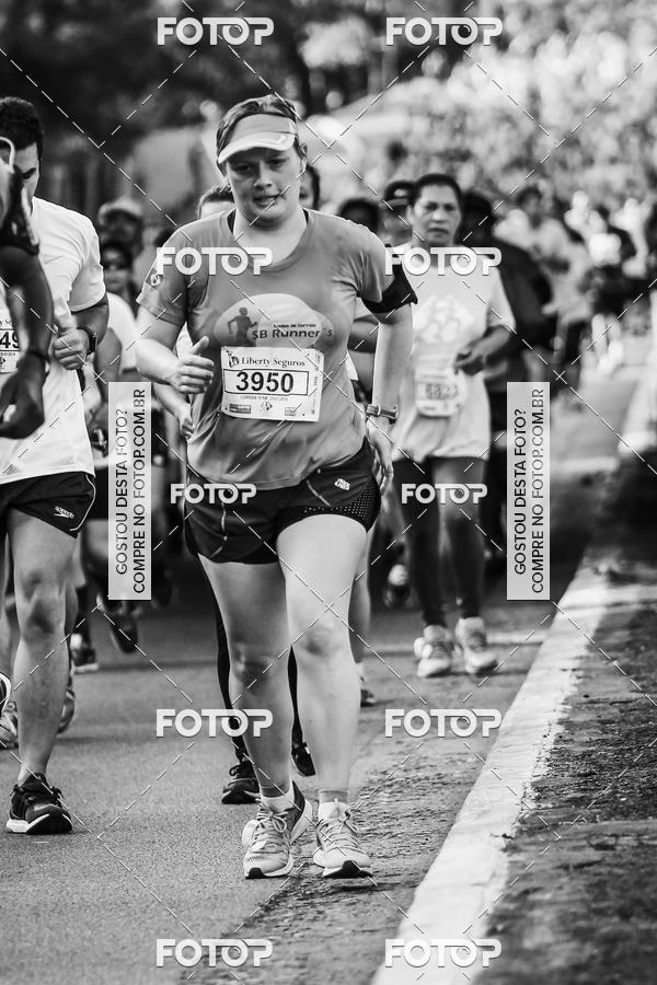 Buy your photos of the eventFotos de Corrida em Preto & Branco on Fotop