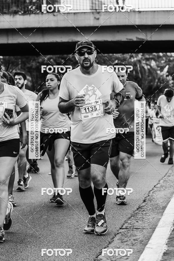 Buy your photos of the eventFotos de Corrida em Preto & Branco on Fotop