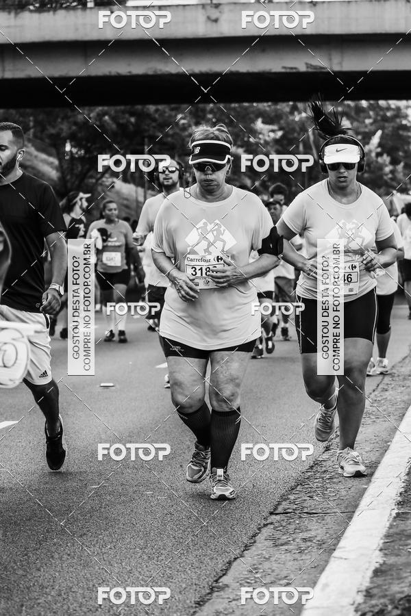 Buy your photos of the eventFotos de Corrida em Preto & Branco on Fotop
