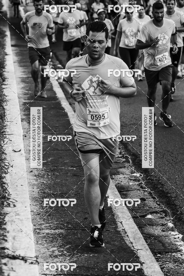 Buy your photos of the eventFotos de Corrida em Preto & Branco on Fotop