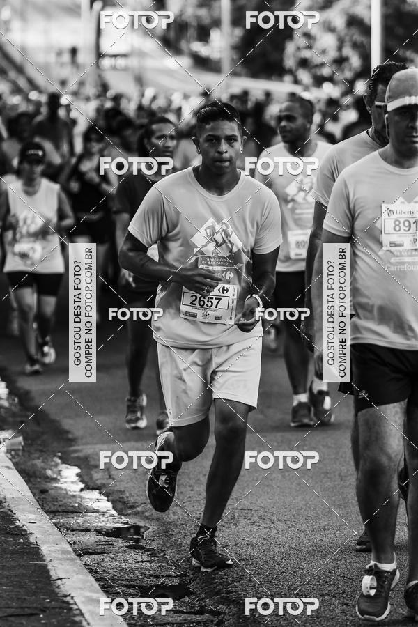 Buy your photos of the eventFotos de Corrida em Preto & Branco on Fotop