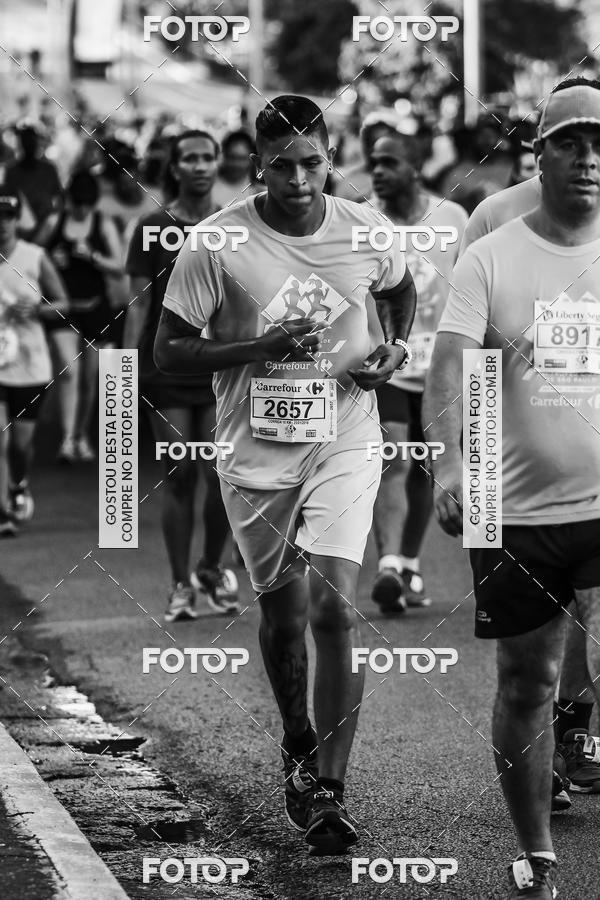 Buy your photos of the eventFotos de Corrida em Preto & Branco on Fotop