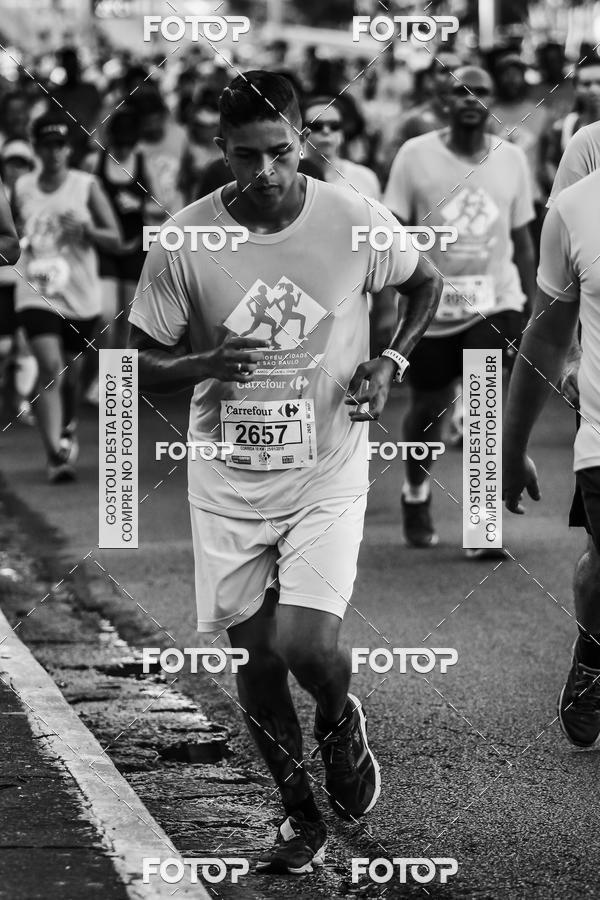 Buy your photos of the eventFotos de Corrida em Preto & Branco on Fotop