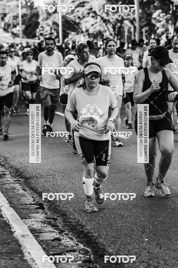 Buy your photos of the eventFotos de Corrida em Preto & Branco on Fotop