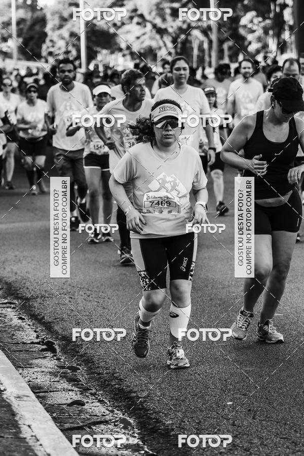 Buy your photos of the eventFotos de Corrida em Preto & Branco on Fotop