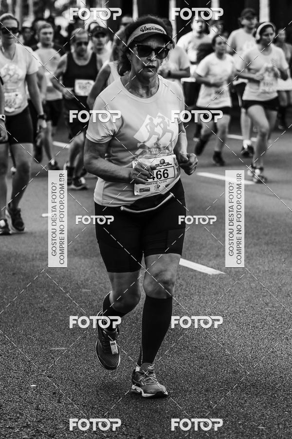Buy your photos of the eventFotos de Corrida em Preto & Branco on Fotop