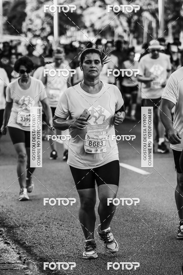 Buy your photos of the eventFotos de Corrida em Preto & Branco on Fotop