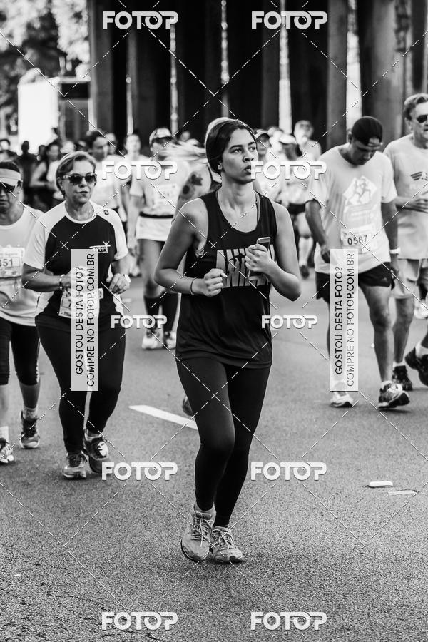 Buy your photos of the eventFotos de Corrida em Preto & Branco on Fotop