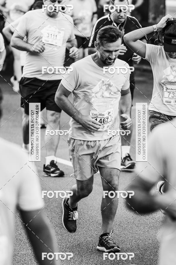 Buy your photos of the eventFotos de Corrida em Preto & Branco on Fotop