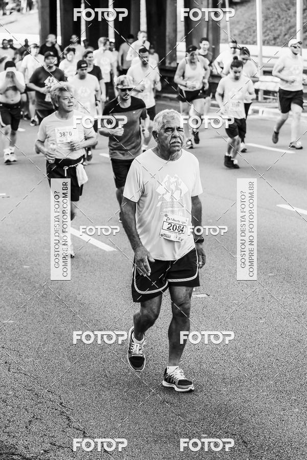 Buy your photos of the eventFotos de Corrida em Preto & Branco on Fotop