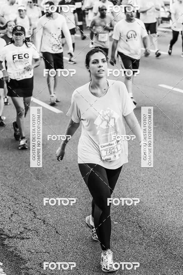 Buy your photos of the eventFotos de Corrida em Preto & Branco on Fotop