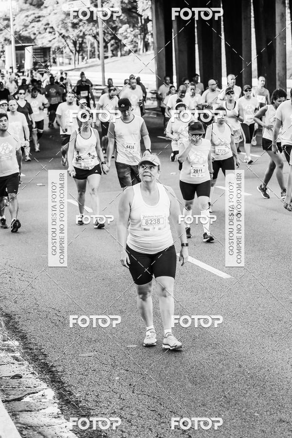 Buy your photos of the eventFotos de Corrida em Preto & Branco on Fotop