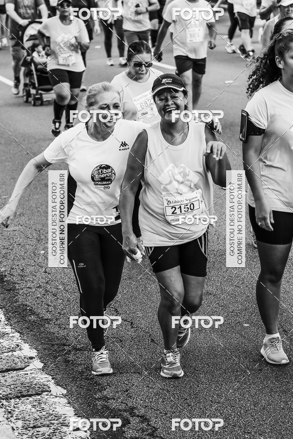 Buy your photos of the eventFotos de Corrida em Preto & Branco on Fotop