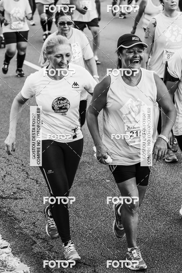 Buy your photos of the eventFotos de Corrida em Preto & Branco on Fotop