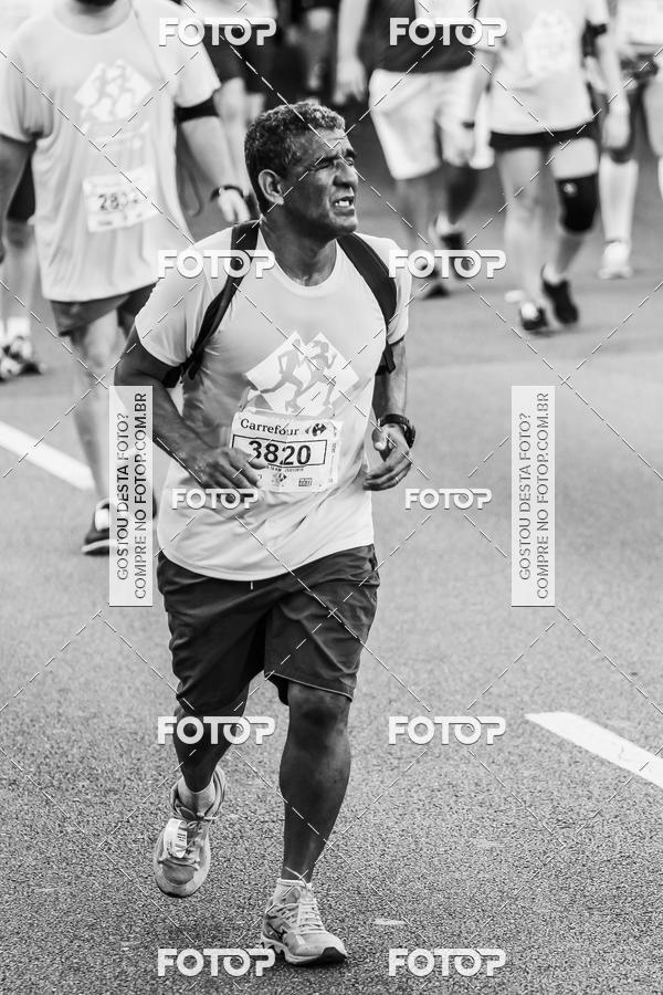 Buy your photos of the eventFotos de Corrida em Preto & Branco on Fotop