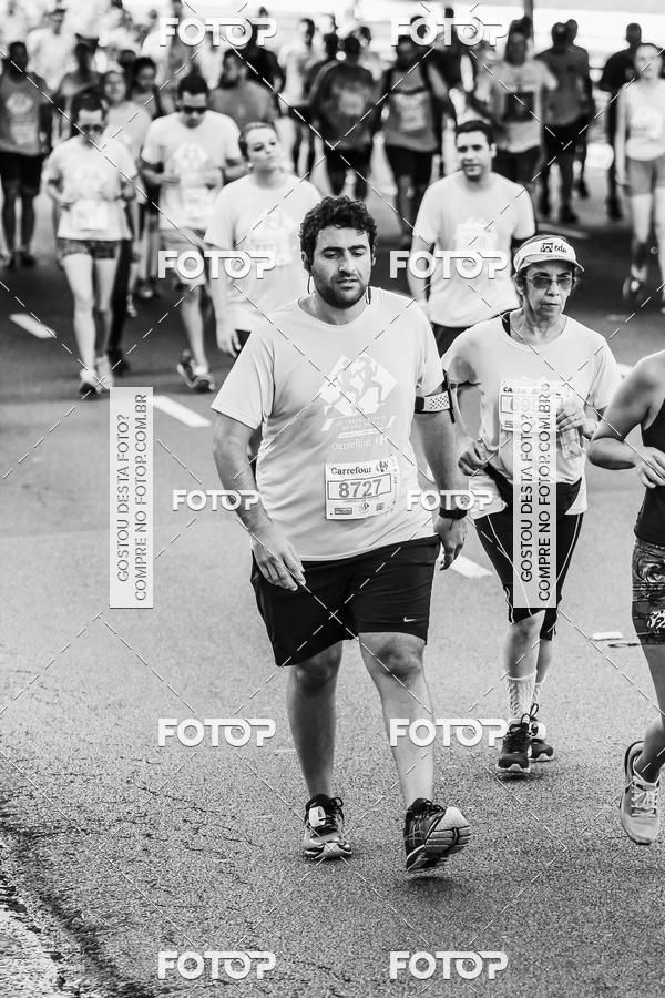 Buy your photos of the eventFotos de Corrida em Preto & Branco on Fotop