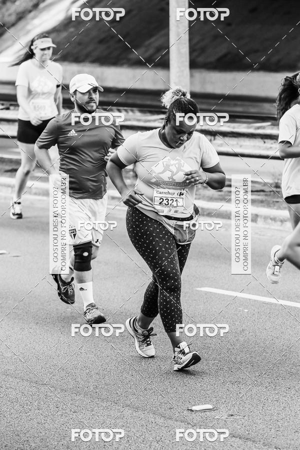 Buy your photos of the eventFotos de Corrida em Preto & Branco on Fotop