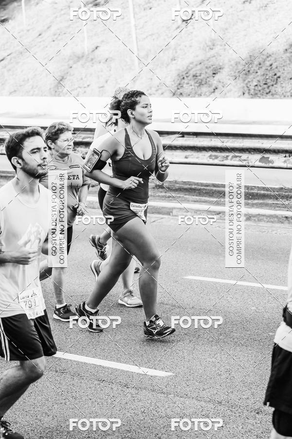 Buy your photos of the eventFotos de Corrida em Preto & Branco on Fotop
