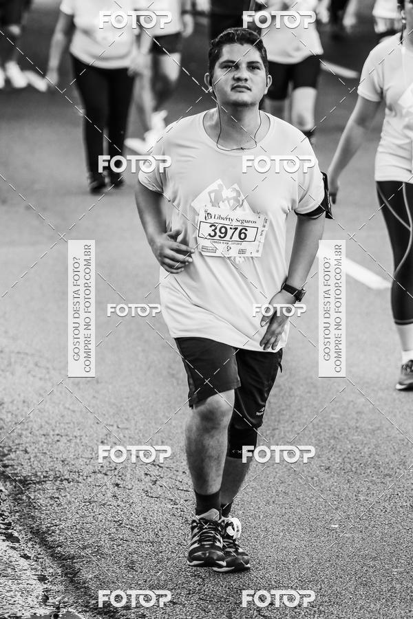 Buy your photos of the eventFotos de Corrida em Preto & Branco on Fotop