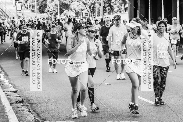 Buy your photos of the eventFotos de Corrida em Preto & Branco on Fotop