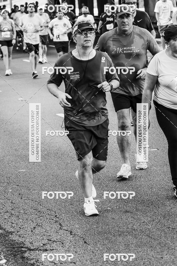 Buy your photos of the eventFotos de Corrida em Preto & Branco on Fotop