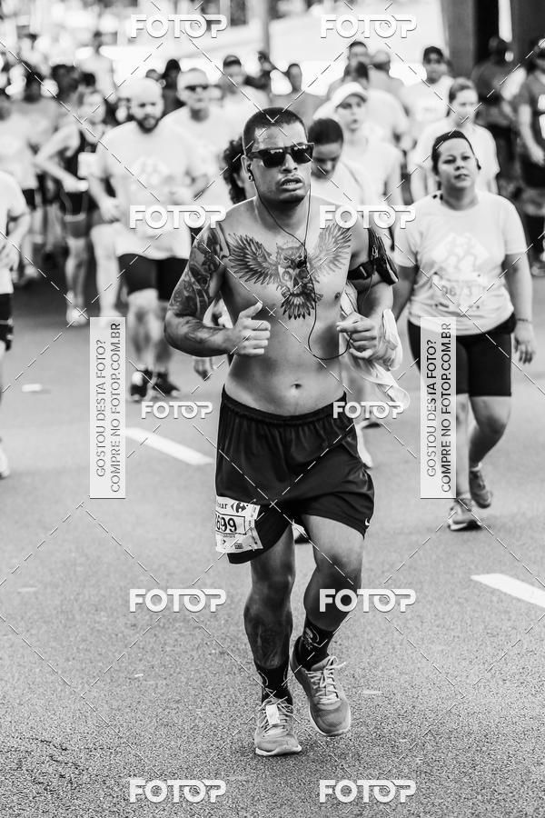 Buy your photos of the eventFotos de Corrida em Preto & Branco on Fotop