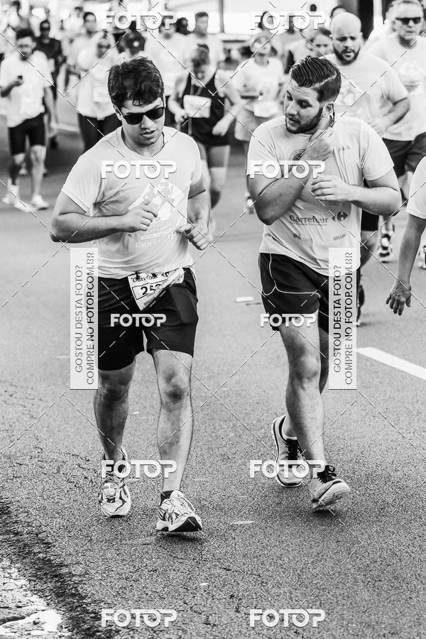 Buy your photos of the eventFotos de Corrida em Preto & Branco on Fotop