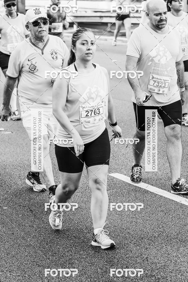 Buy your photos of the eventFotos de Corrida em Preto & Branco on Fotop