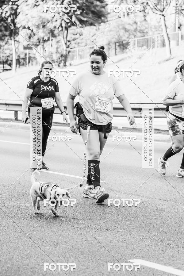 Buy your photos of the eventFotos de Corrida em Preto & Branco on Fotop