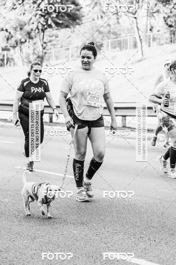 Buy your photos of the eventFotos de Corrida em Preto & Branco on Fotop