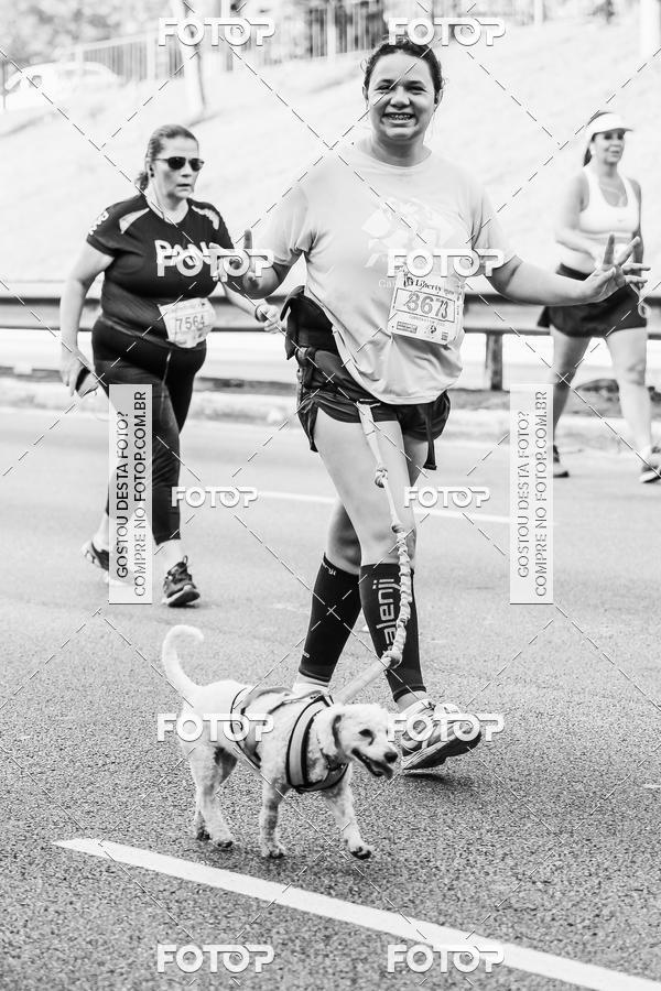 Buy your photos of the eventFotos de Corrida em Preto & Branco on Fotop