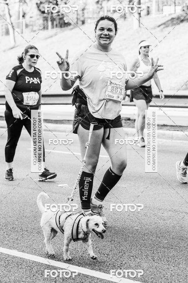 Buy your photos of the eventFotos de Corrida em Preto & Branco on Fotop