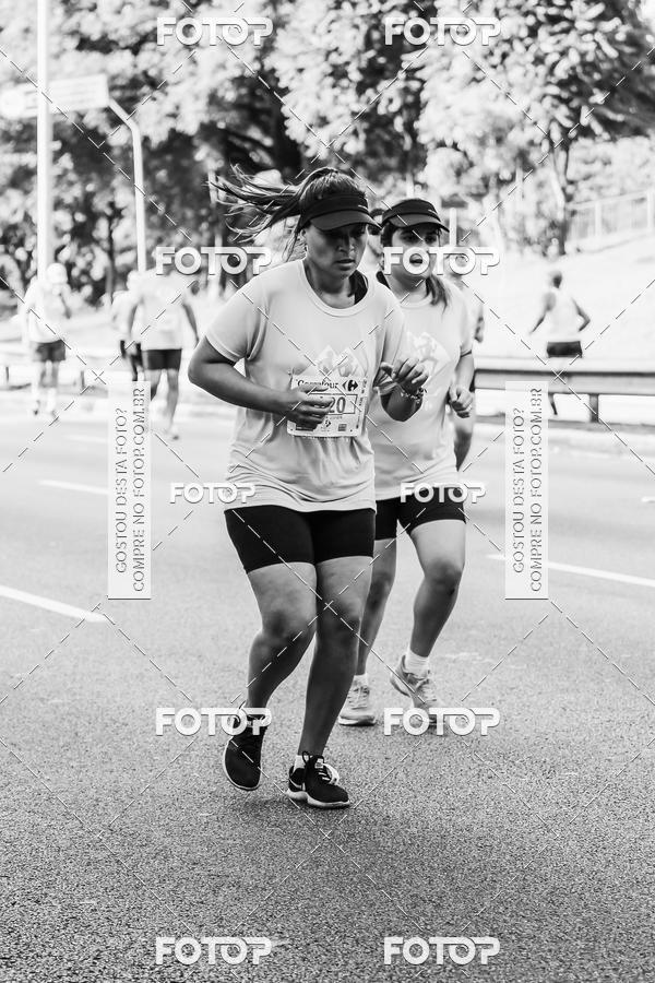 Buy your photos of the eventFotos de Corrida em Preto & Branco on Fotop