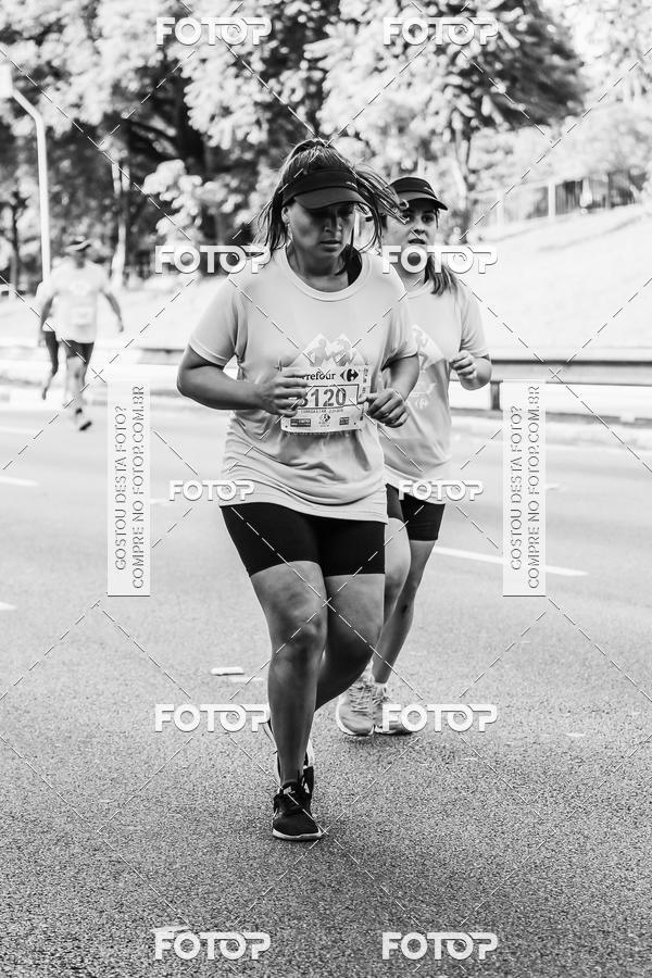 Buy your photos of the eventFotos de Corrida em Preto & Branco on Fotop