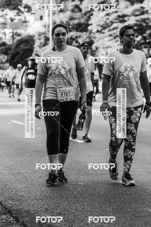 Buy your photos of the eventFotos de Corrida em Preto & Branco on Fotop