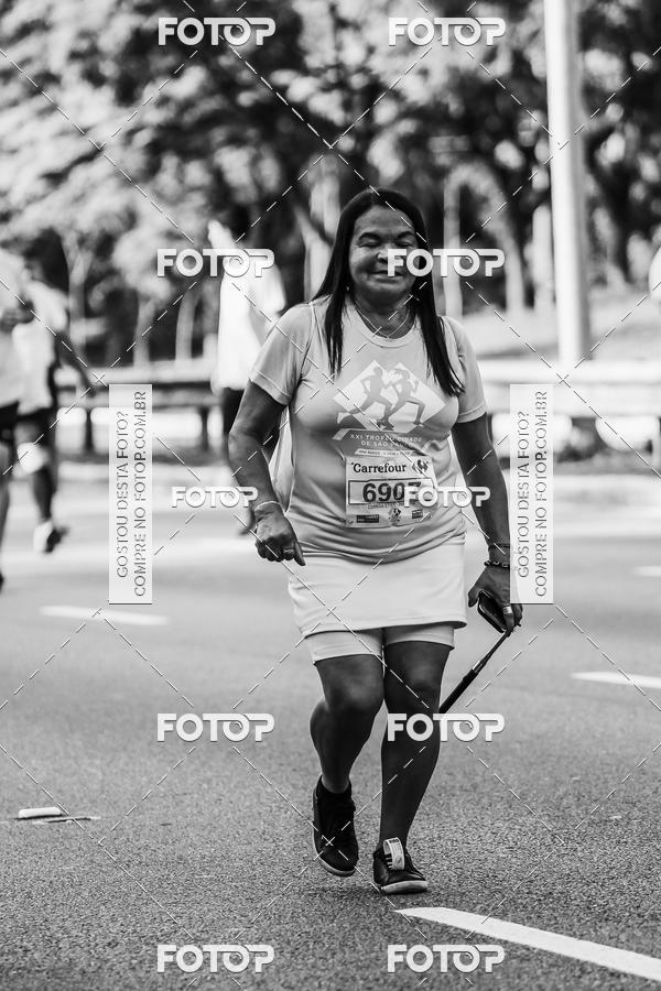 Buy your photos of the eventFotos de Corrida em Preto & Branco on Fotop