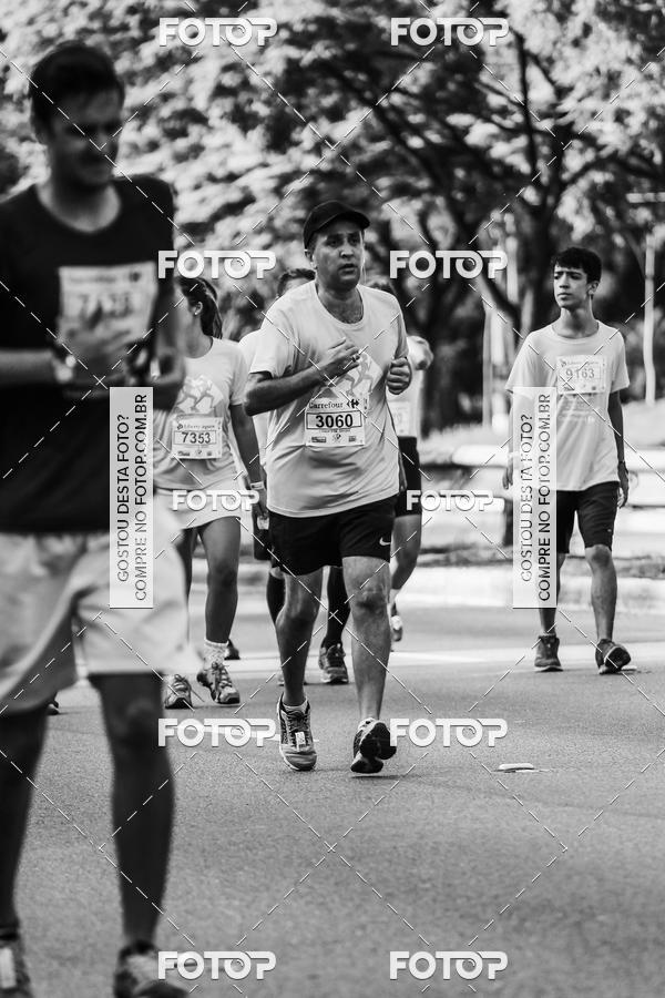 Buy your photos of the eventFotos de Corrida em Preto & Branco on Fotop