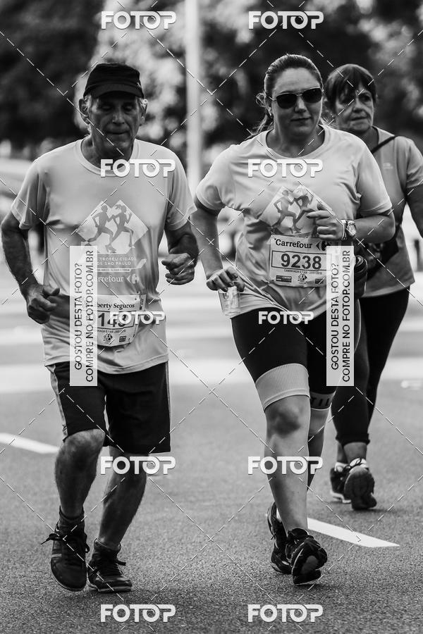 Buy your photos of the eventFotos de Corrida em Preto & Branco on Fotop