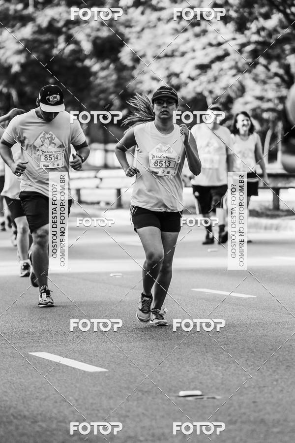 Buy your photos of the eventFotos de Corrida em Preto & Branco on Fotop