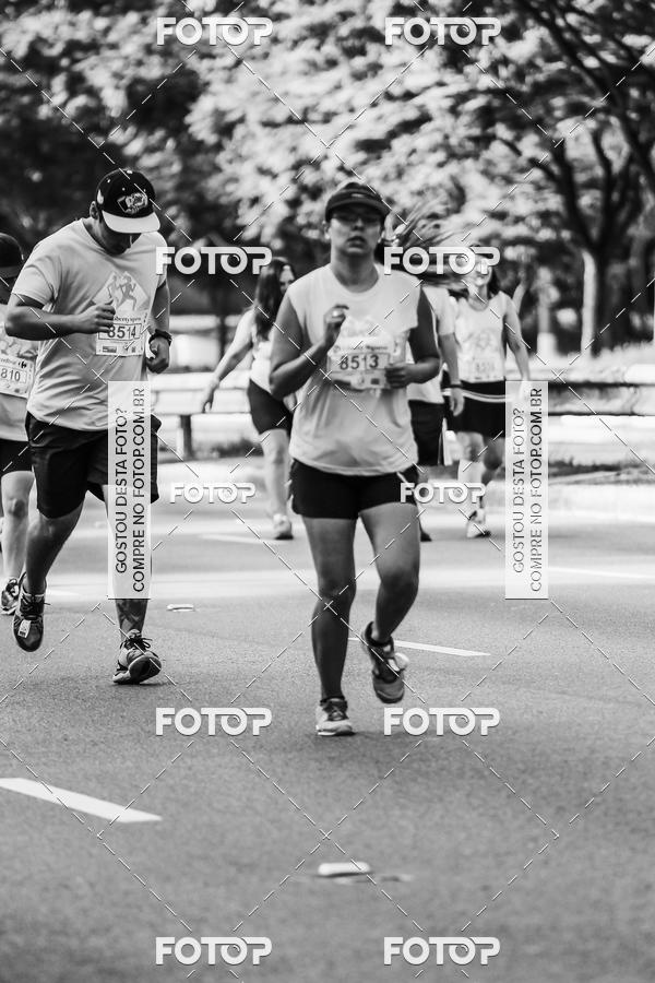 Buy your photos of the eventFotos de Corrida em Preto & Branco on Fotop