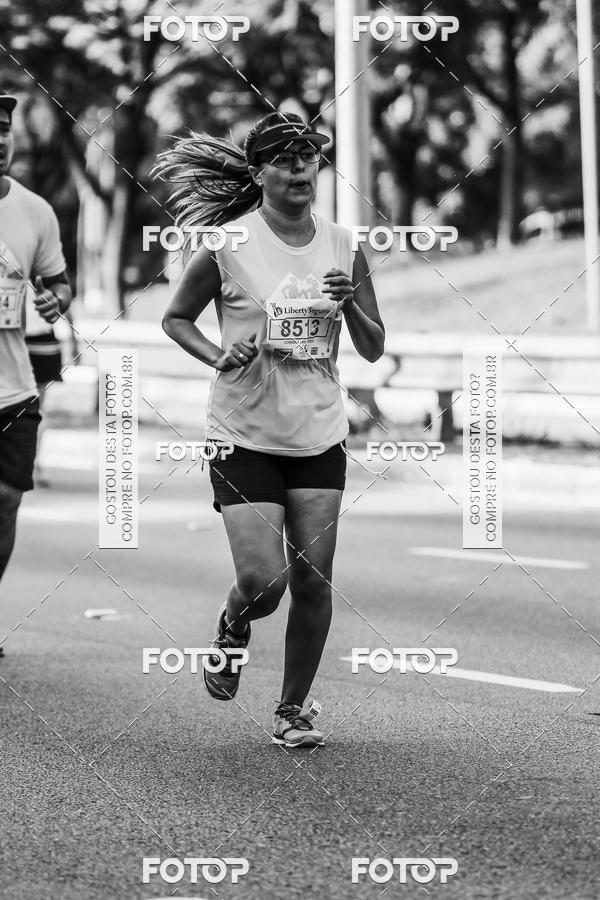 Buy your photos of the eventFotos de Corrida em Preto & Branco on Fotop