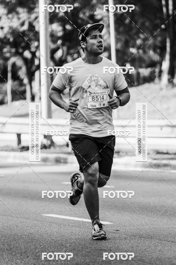 Buy your photos of the eventFotos de Corrida em Preto & Branco on Fotop